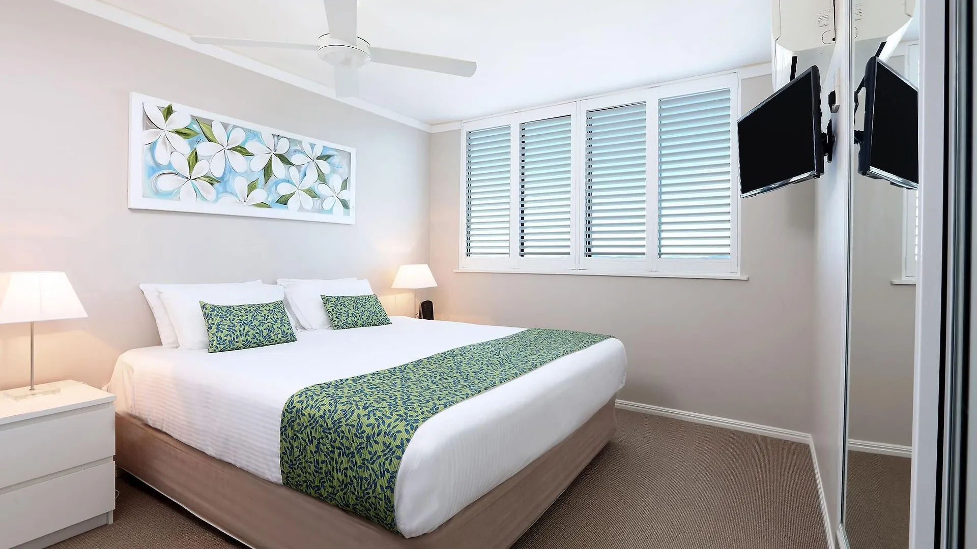 Peninsular Beachfront Resort Mooloolaba 4*,